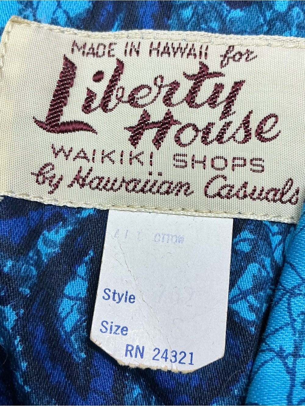 Vintage Liberty House 1960s Hawaiian bold blue geometric batik shirt S/M USA - Picture 3 of 7